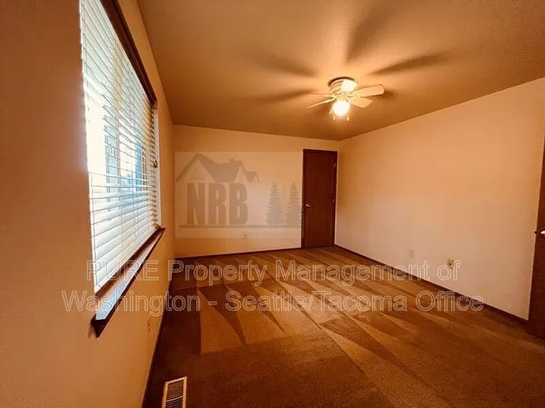 23121 37th Ave E — Photo 14