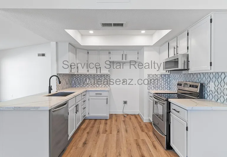 6802 E Paradise Ln — Photo 8