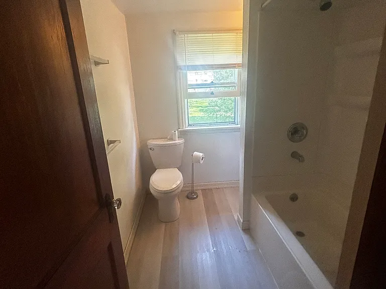 563 Lincoln Ave — Photo 9