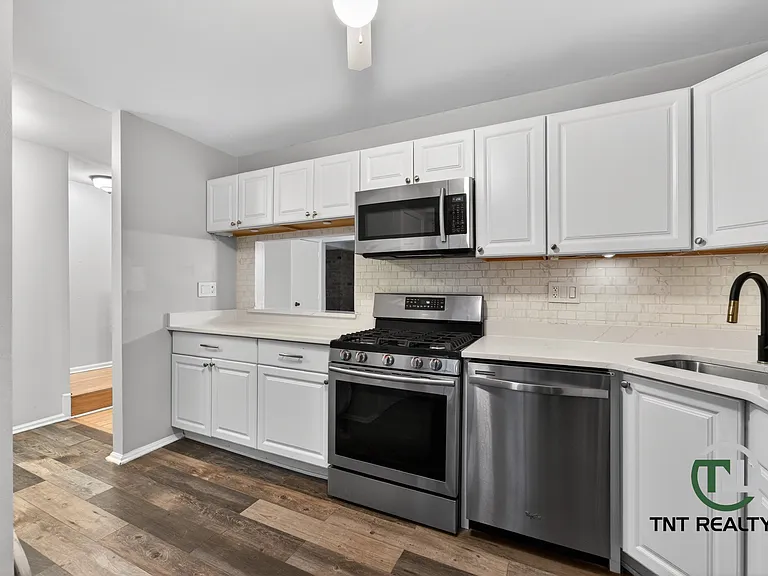323 Constitution Cir — Photo 3
