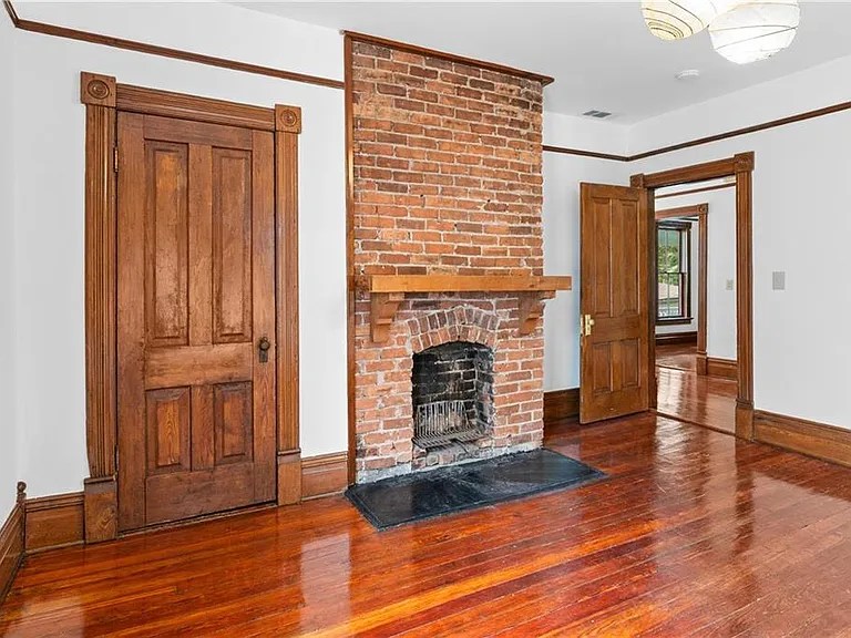 235 Elizabeth St NE #B — Photo 14