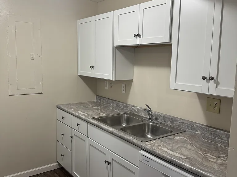 314 Randolph St E #103 — Photo 6