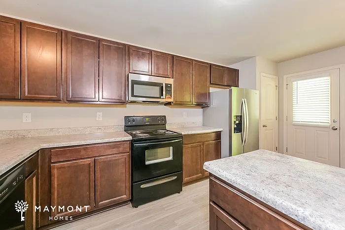 165 Rockingham Dr — Photo 9