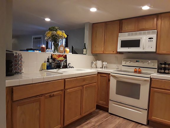 3rd image of 1015 Myakka Dr