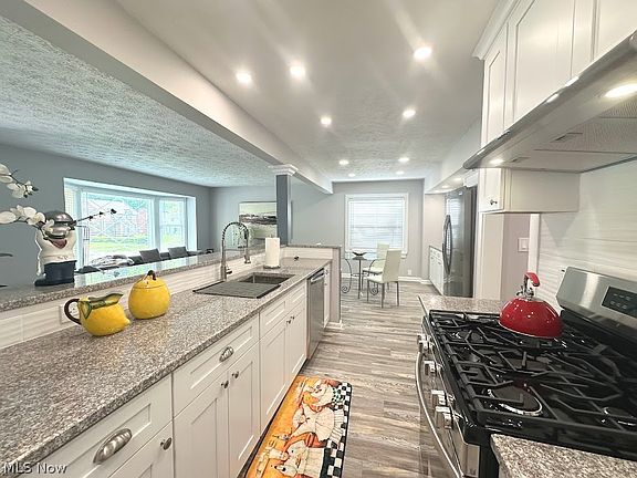 3rd image of 3504 Meadowbrook Blvd