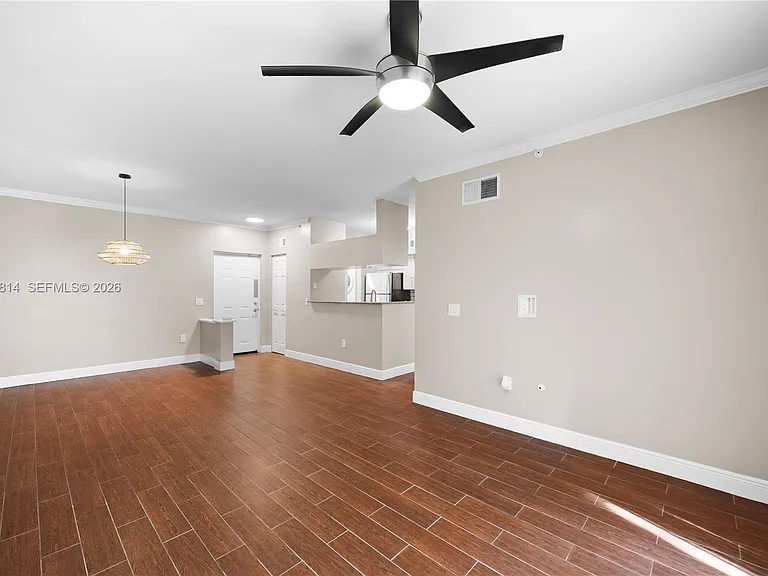 3102 Tuscany Way #3102 — Photo 3