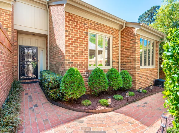 12 Innisfree Dr, Durham, NC 27707