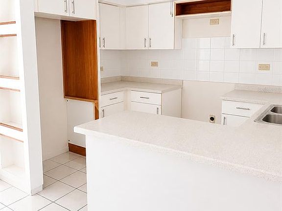 2nd image of 518 Calle Wito Morales Estancias Del Golf Clb