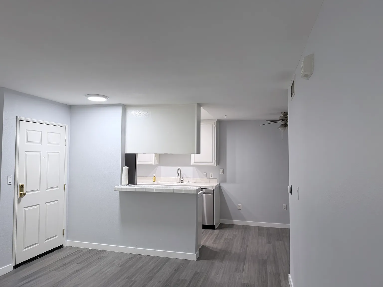 1 bed, 700 sqft, $2,400 — Photo 4