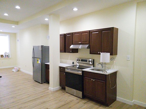 5th image of 1558 N Randolph St Floor 1