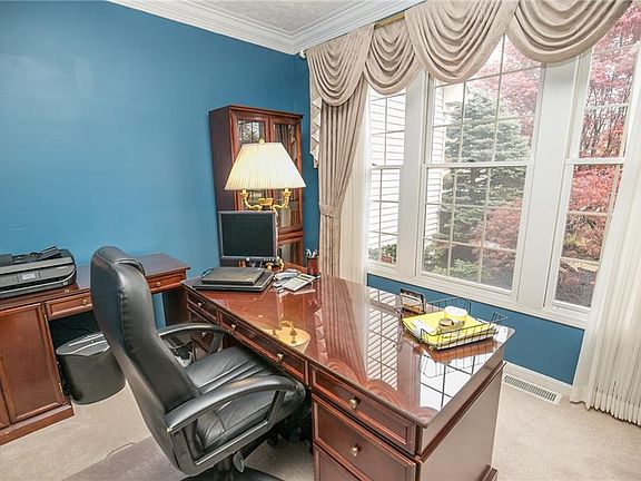 4th image of 21887 Country Way