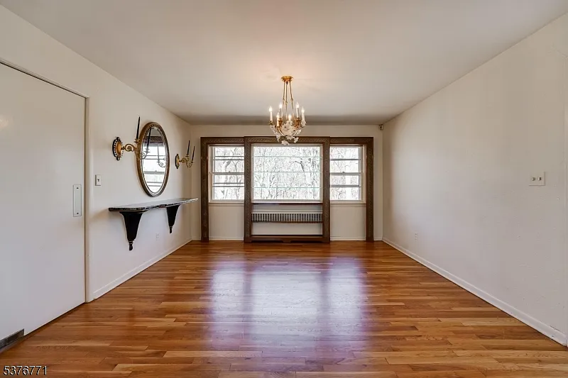 5 bed, 3.0 bath, $4,300 — Photo 4