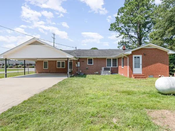 200 N Goldsboro St, Pikeville, NC 27863