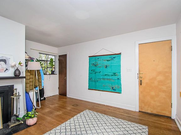 3rd image of 1614 Ferndale Pl