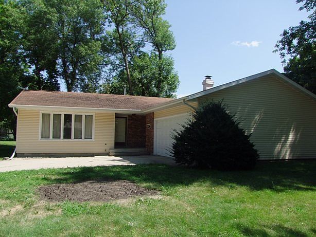 1st image of 729 Linden Ln