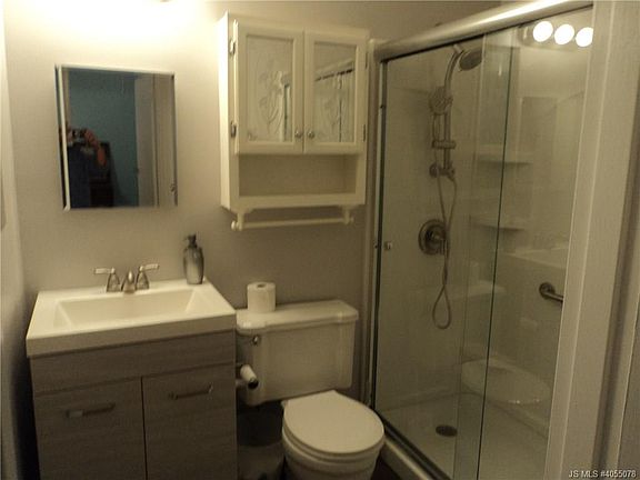 4th image of 1 Cypress St #D