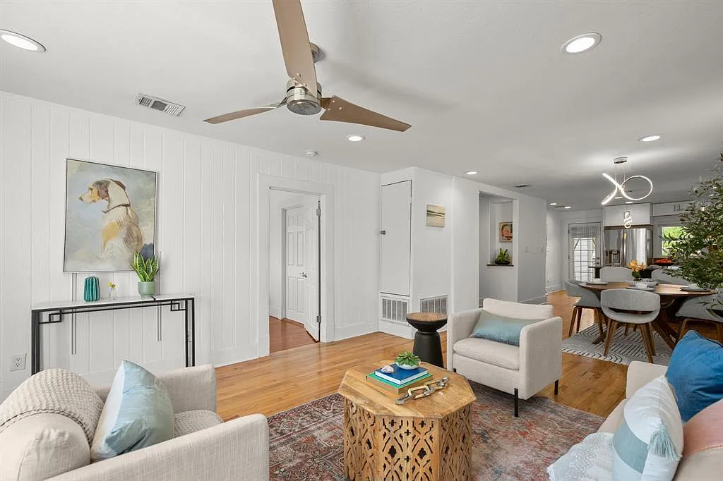 3 bed, 2.0 bath, 1417 sqft, $3,250 — Photo 4