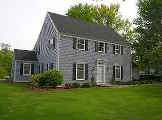 16 Old Coach Rd, Bowling Green, OH 43402