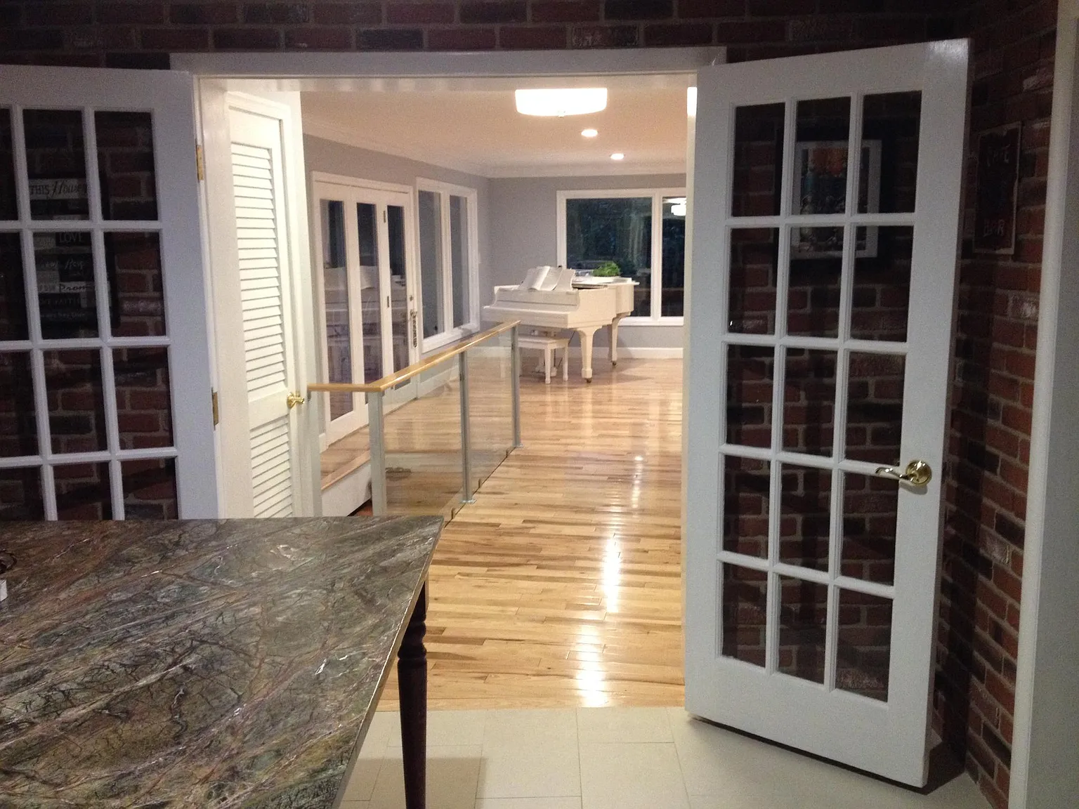 5 bed, 4000 sqft, $4,650 — Photo 3