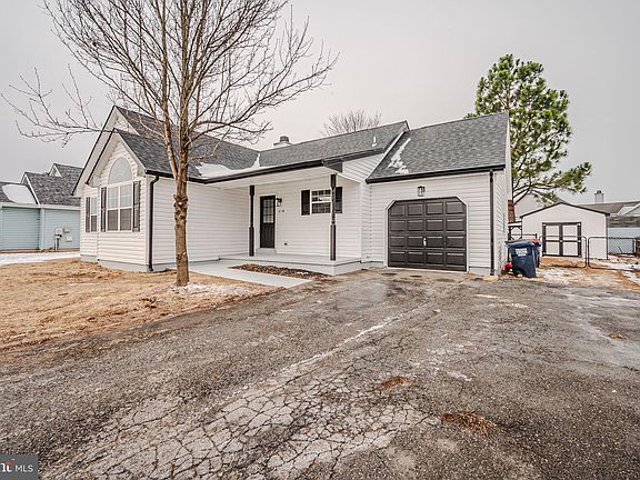 2nd image of 318 E Harvest Ln