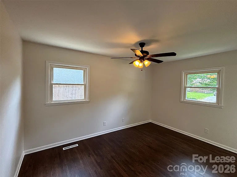 2627 Dora Dr — Photo 21