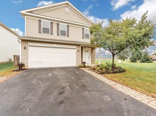 4865 Grimm Dr, Lockbourne, OH 43137