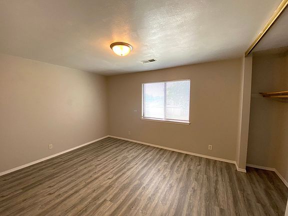 4th image of 1107 Koch St #5