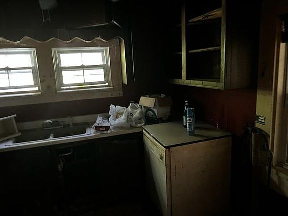 4th image of 1661 Back Penn Rd