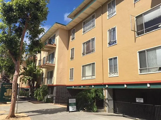 Jackson Lake Apartments — Photo 14