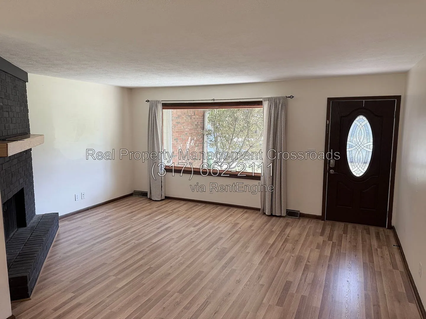 3 bed, 1.5 bath, 1322 sqft, $2,100 — Photo 2