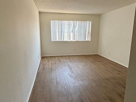 2nd image of 1306 N Columbus Ave #214