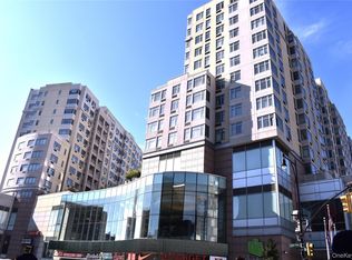 40-28 College Point Boulevard #T2-811, Flushing, NY 11354