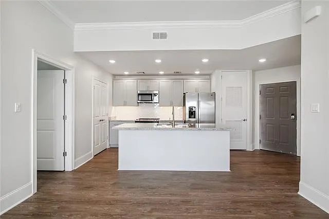 2 bed, 2.0 bath, 1100 sqft, $2,000 — Photo 3