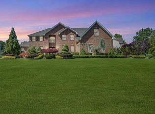 24 Kipling Way, Manalapan, NJ 07726