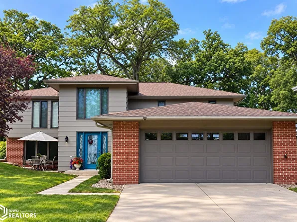 1810 W 5th Ave N, Clear Lake, IA 50428