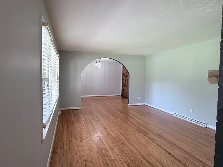 18 Carjen Ave — Photo 11
