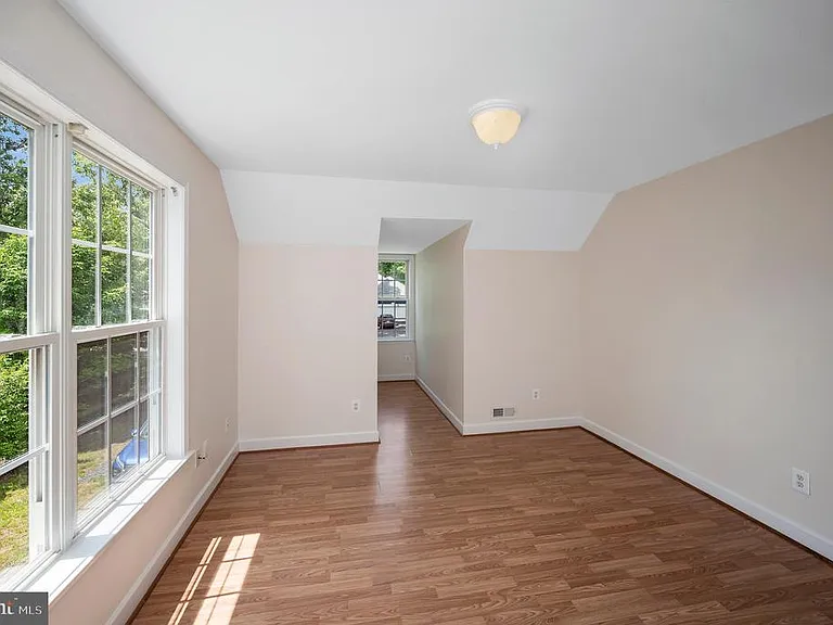 110 Parliament St — Photo 33