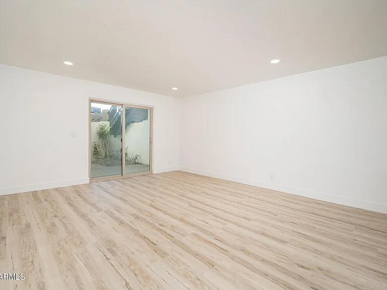 810 E Colter St #A — Photo 8
