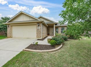 2305 Prescott Downs Dr, Denton, TX 76210