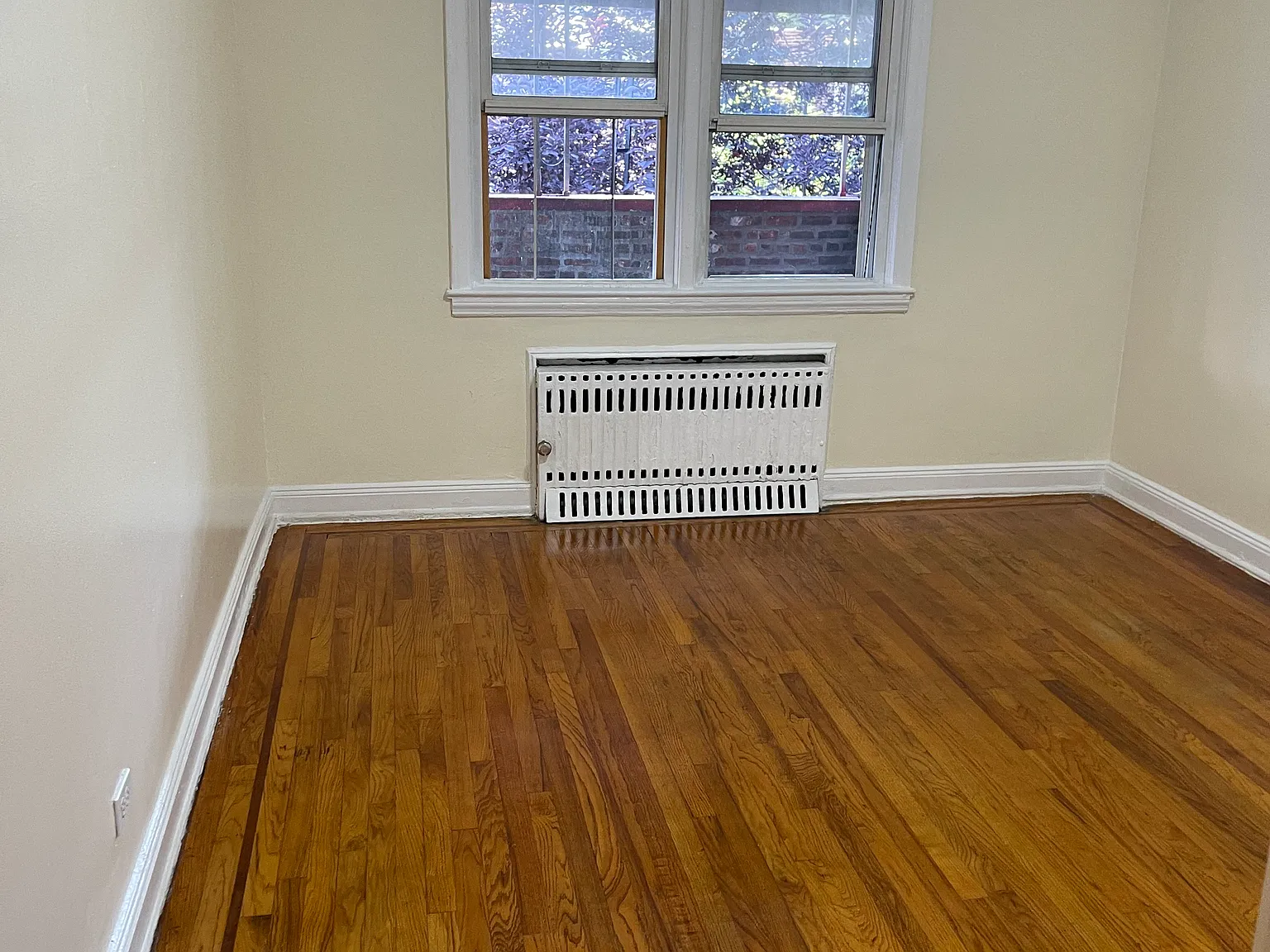 144 Vancortlandt Park South — Photo 4