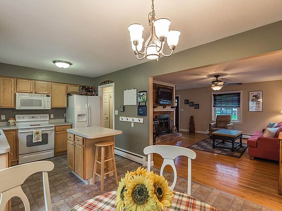 4th image of 9 Sandalwood Ln