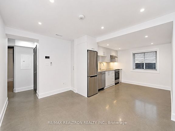 5th image of 230 Boon Ave #2