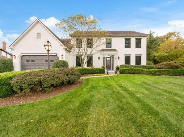 3040 Nantucket Dr, Lewis Center, OH 43035