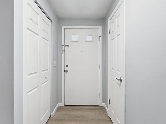 4th image of 322 Bellford Ct