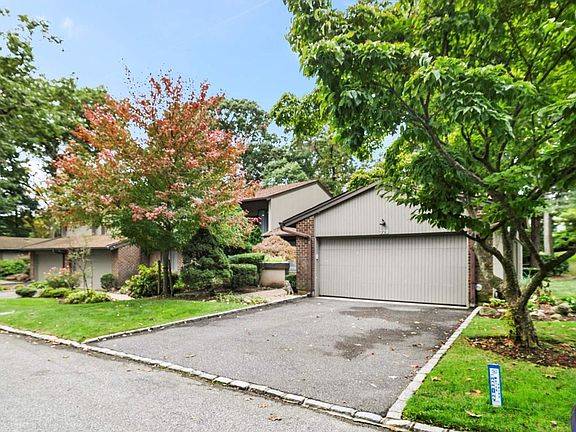 3rd image of 329 Doral Ct