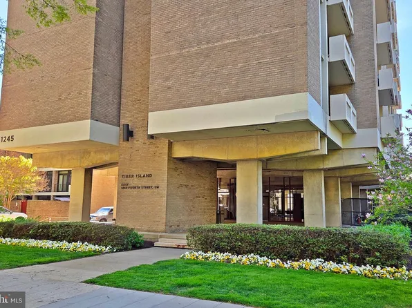 1245 4th St SW APT E602, Washington, DC 20024