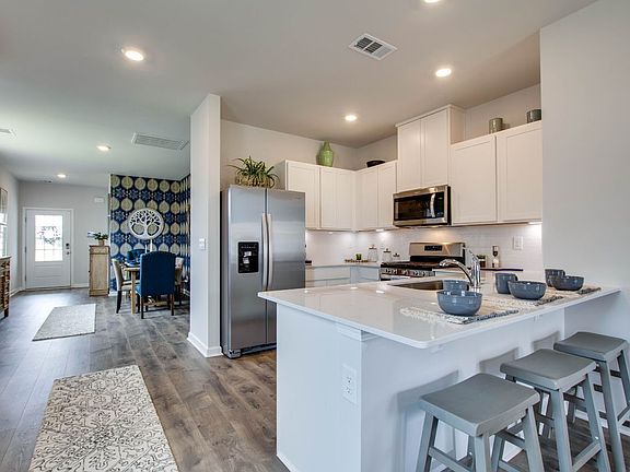 5th image of 6605 Japonica Ln