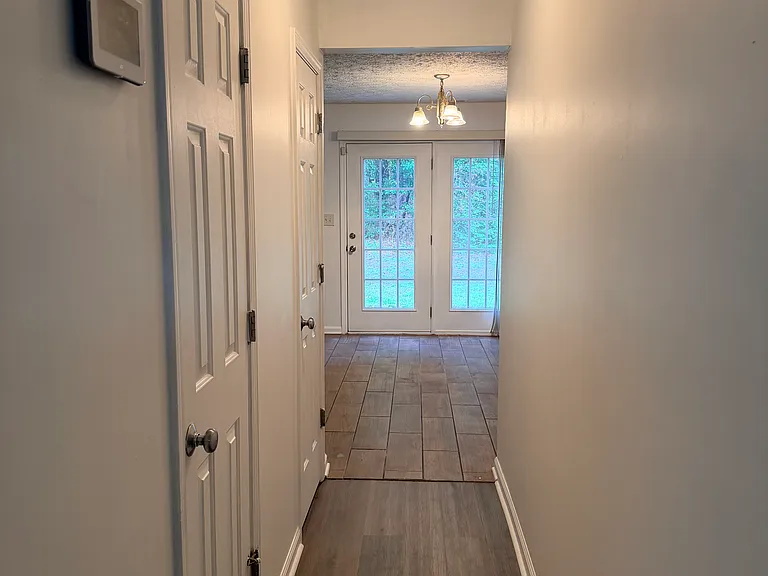 3203 Forrestal Dr — Photo 3
