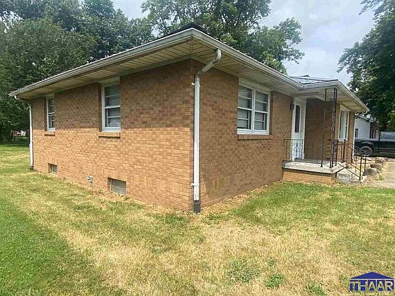 4th image of 1038 N Fruitridge Ave