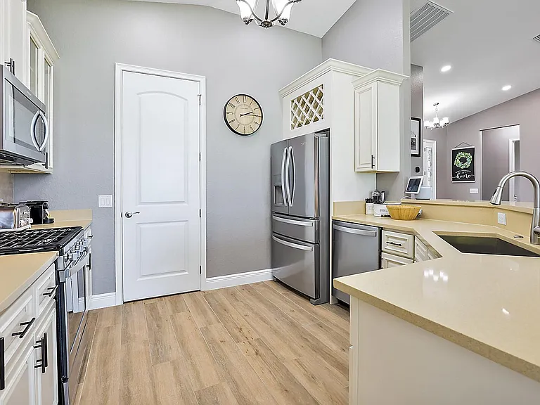5035 NE 125th Loop — Photo 9